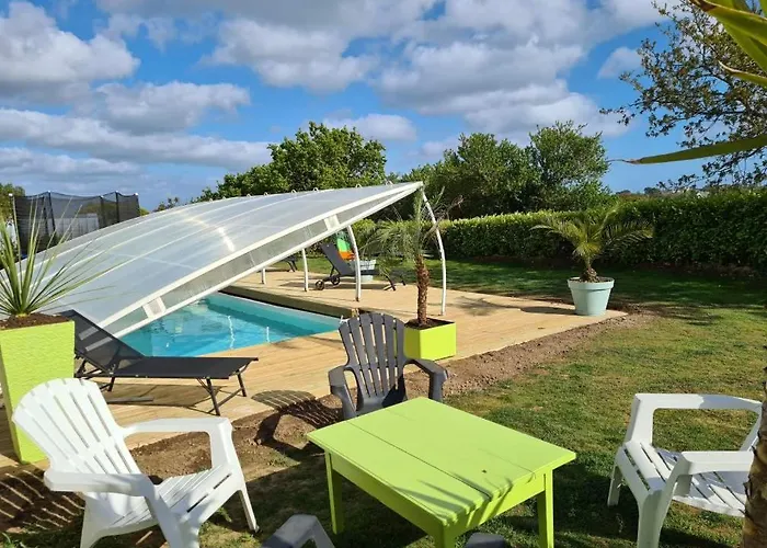 Gite De Kernaet Avec Piscine