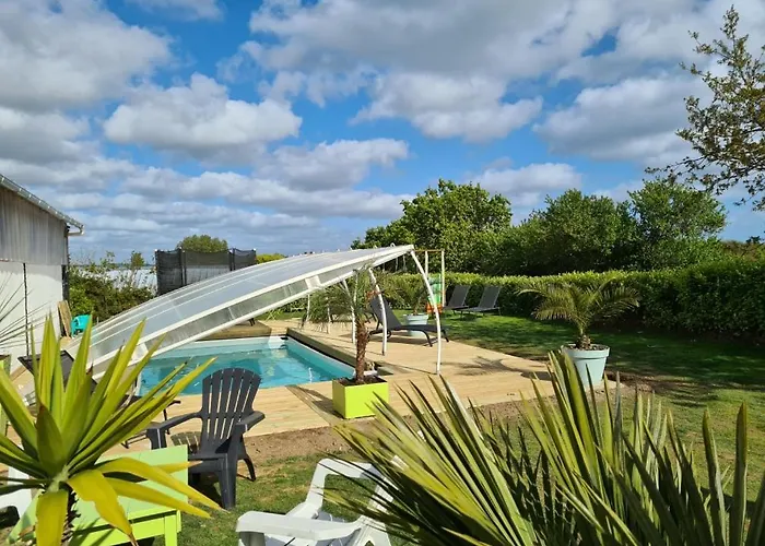 Gite De Kernaet Avec Piscine